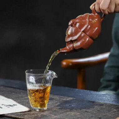 Full Handmade Yixing Zisha Teapot [Hua Fei Die Wu] (Jin Jiang Po Ni – 250ml)
