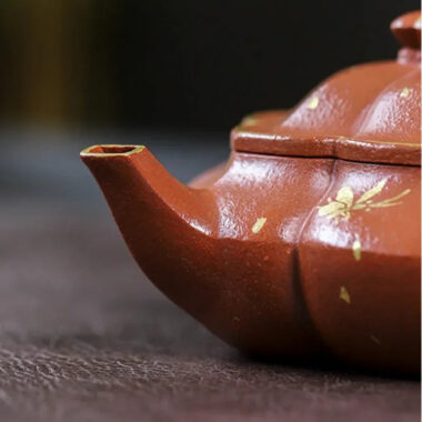 Full Handmade Yixing Zisha Teapot [Hua Fei Die Wu] (Jin Jiang Po Ni – 250ml)