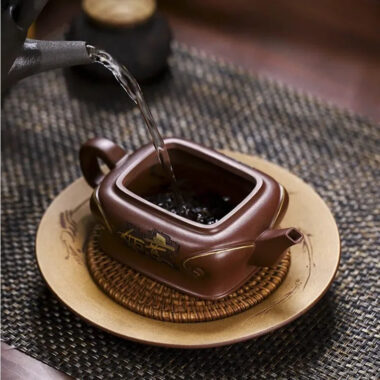 Full Handmade Yixing Zisha Teapot [Ji Xiang Ruyi] (Gu Zi Ni – 340ml)