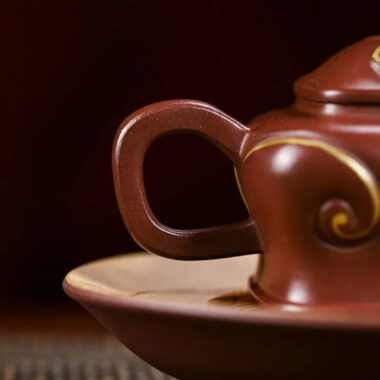 Full Handmade Yixing Zisha Teapot [Ji Xiang Ruyi] (Gu Zi Ni – 340ml)