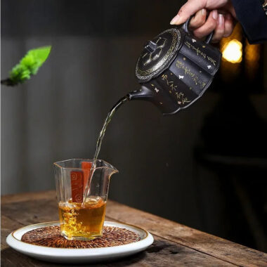 Full Handmade Yixing Zisha Teapot [Jin Ling Hua] (Hei Luolan – 350ml)