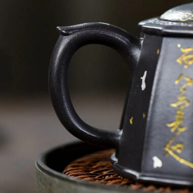 Full Handmade Yixing Zisha Teapot [Jin Ling Hua] (Hei Luolan – 350ml)