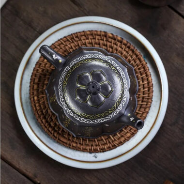 Full Handmade Yixing Zisha Teapot [Jin Ling Hua] (Hei Luolan – 350ml)