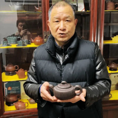 Full Handmade Yixing Zisha Teapot [Jin Wen Biyu] (Meigui Zi Ni – 300ml)