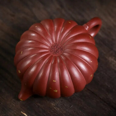 Full Handmade Yixing Zisha Teapot [Jin Wen Ruyi] (Long Xue Sha – 180ml)