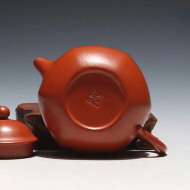 Full Handmade Yixing Zisha Teapot [Liufang Duo Zhi Pot] (Zhu Ni – 150ml)