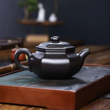 Full Handmade Yixing Zisha Teapot [Liufang Fanggu Pot] (Shi Huang – 280ml)