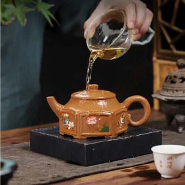Full Handmade Yixing Zisha Teapot [Liufang Ling Hua] (Jin Jiang Po Ni – 320ml)