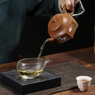 Full Handmade Yixing Zisha Teapot [Liufang Ling Hua] (Jin Jiang Po Ni – 320ml)