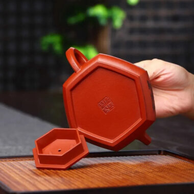 Full Handmade Yixing Zisha Teapot [Liufang Shi Piao Pot] (Xiao Meiyao Zhu Ni – 280ml)