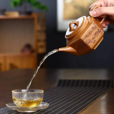 Full Handmade Yixing Zisha Teapot [Liufang Ya Yun Pot] (Wucai Lao Duan Ni – 280ml)