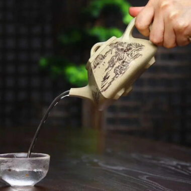 Full Handmade Yixing Zisha Teapot [Liufang Ziye Shi Piao Pot] (Bensan Lu Ni – 300ml)