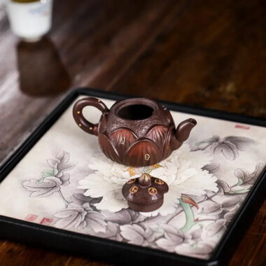 Full Handmade Yixing Zisha Teapot [Lotus] (Zi Ni – 100ml)