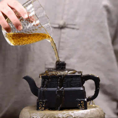 Full Handmade Yixing Zisha Teapot [Megatron] (Shi Huang – 380ml)