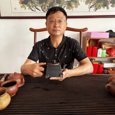 Full Handmade Yixing Zisha Teapot [Megatron] (Shi Huang – 380ml)