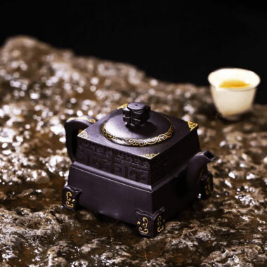 Full Handmade Yixing Zisha Teapot [Megatron] (Shi Huang – 380ml)