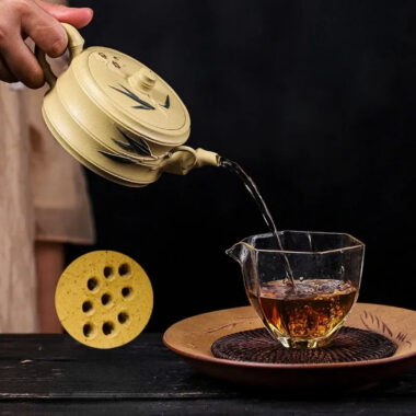 Full Handmade Yixing Zisha Teapot [Mei Zhu Shuang Qing] (Bensan Lu Ni – 230ml)