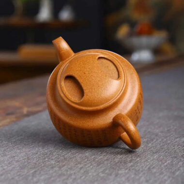 Full Handmade Yixing Zisha Teapot [Niu Gai Lianzi Pot] (Jiang Po Ni – 220ml)
