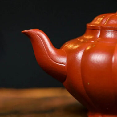Full Handmade Yixing Zisha Teapot [Piao Hua Xiao Ying] (Xiao Meiyao Zhu Ni – 180ml)