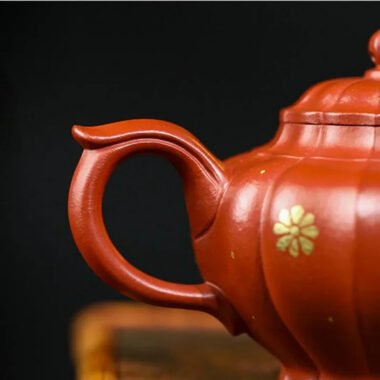 Full Handmade Yixing Zisha Teapot [Piao Hua Xiao Ying] (Xiao Meiyao Zhu Ni – 180ml)