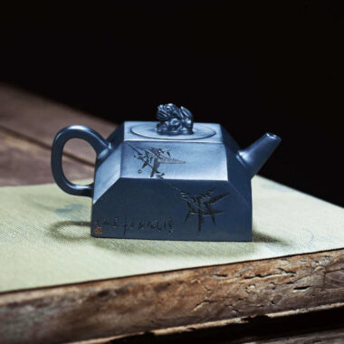 Full Handmade Yixing Zisha Teapot [Qingfeng Zhu Ying] (Tian Qing Ni – 240ml)