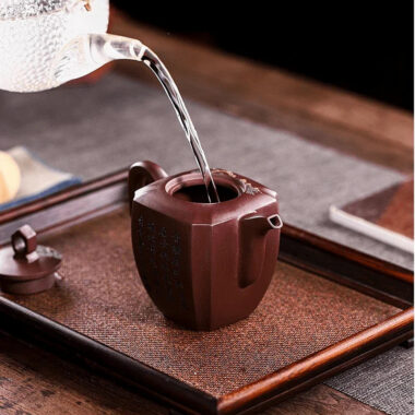 Full Handmade Yixing Zisha Teapot [Ruihu Linmen] (Long Xue Sha – 300ml)