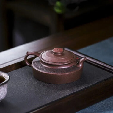 Full Handmade Yixing Zisha Teapot [Ruyi Jin Mei] (Ziyu Jin Sha – 200ml)