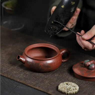 Full Handmade Yixing Zisha Teapot [Shi Shi Ruyi] (Di Cao Qing – 200ml)