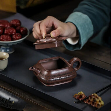 Full Handmade Yixing Zisha Teapot [Sifang Jin Feng] (Ziyu Jin Sha – 280ml)