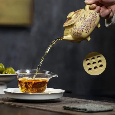 Full Handmade Yixing Zisha Teapot [Song Yun Cha Xiang] (Bensan Lu Ni – 400ml)