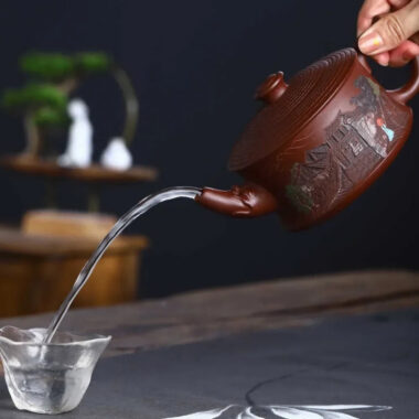 Full Handmade Yixing Zisha Teapot [Tianxia Liangcang Pot] (Zao Hong Ni – 400ml)