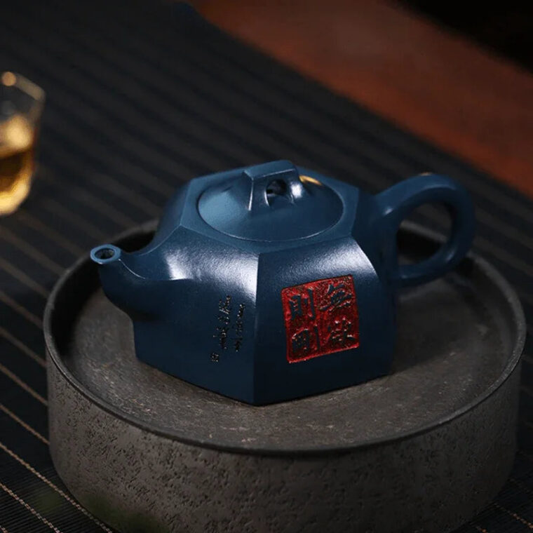 Full Handmade Yixing Zisha Teapot [Wuyu Zegang] (Tian Qing Ni – 320ml)