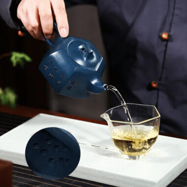 Full Handmade Yixing Zisha Teapot [Wuyu Zegang] (Tian Qing Ni – 320ml)