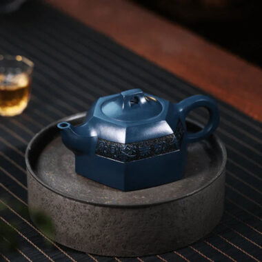 Full Handmade Yixing Zisha Teapot [Wuyu Zegang] (Tian Qing Ni – 320ml)