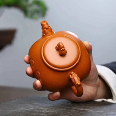 Full Handmade Yixing Zisha Teapot [Xiangyun Ruyi Pot] (Jiang Po Ni – 300ml)