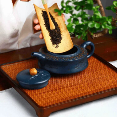 Full Handmade Yixing Zisha Teapot [Xiantao] (Tian Qing Ni – 350ml)