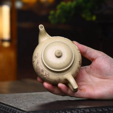 Full Handmade Yixing Zisha Teapot [Xiao Ying Pot] (Bensan Lu Ni – 240ml)