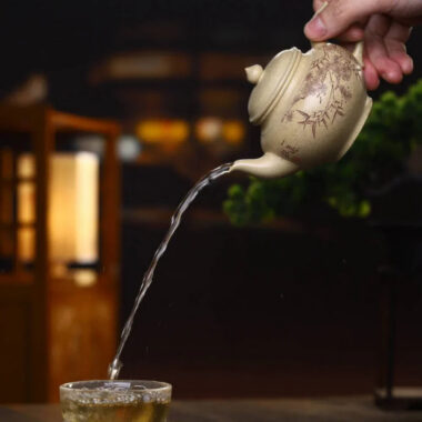 Full Handmade Yixing Zisha Teapot [Xiao Ying Pot] (Bensan Lu Ni – 240ml)