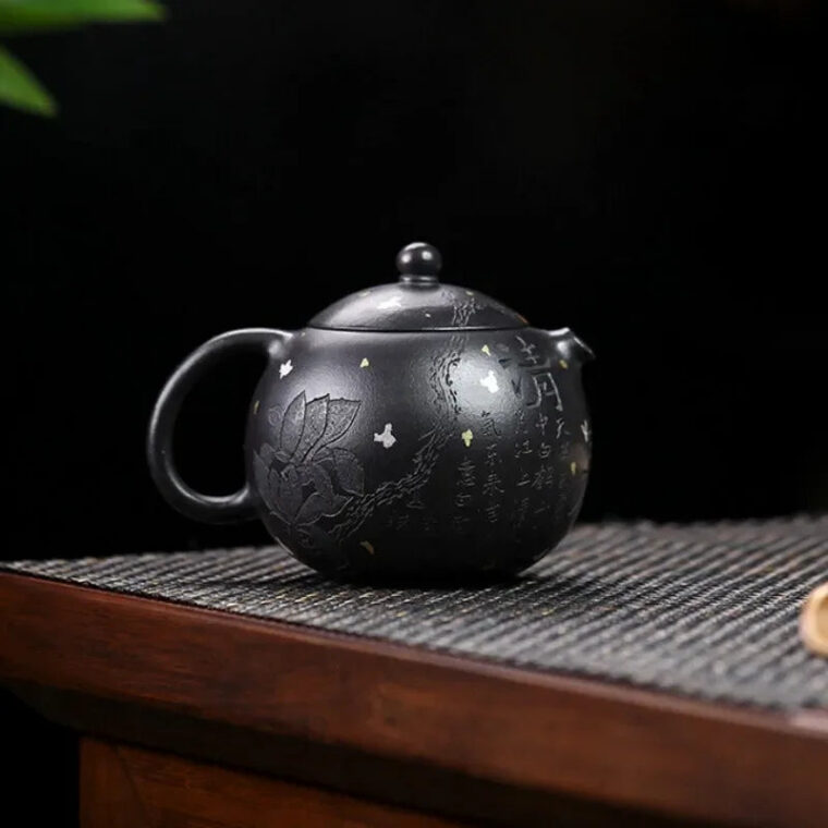 Full Handmade Yixing Zisha Teapot [Xixin Xishi] (Hei Luolan – 220ml)