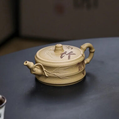 Full Handmade Yixing Zisha Teapot [Xuhuai Ruozhu] (Huangjin Duan Ni – 250ml)