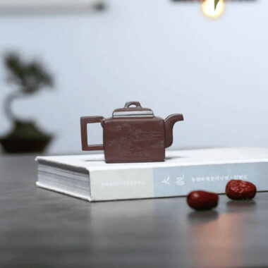 Full Handmade Yixing Zisha Teapot [Yaming Sifang] (Lao Zi Ni – 200ml)