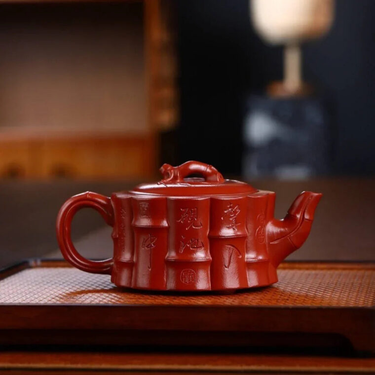 Full Handmade Yixing Zisha Teapot [Yi Kun Zhu Pot] (Dahongpao – 260ml)