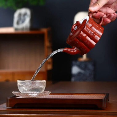 Full Handmade Yixing Zisha Teapot [Yi Kun Zhu Pot] (Dahongpao – 260ml)