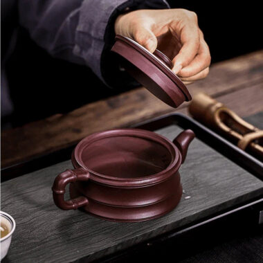 Full Handmade Yixing Zisha Teapot [Yi Ye Zhi Qiu] (Zi Xue Sha – 280ml)