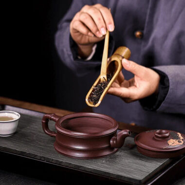 Full Handmade Yixing Zisha Teapot [Yi Ye Zhi Qiu] (Zi Xue Sha – 280ml)