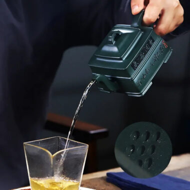 Full Handmade Yixing Zisha Teapot [Yin Zhi Qingxin] (Feicui Lu Ni – 300ml)