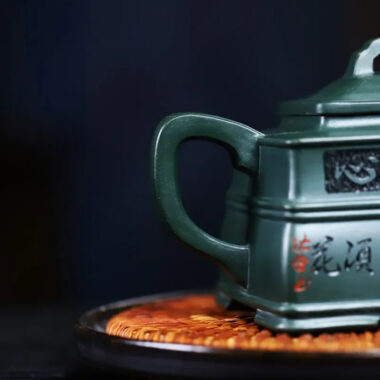 Full Handmade Yixing Zisha Teapot [Yin Zhi Qingxin] (Feicui Lu Ni – 300ml)