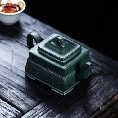 Full Handmade Yixing Zisha Teapot [Yin Zhi Qingxin] (Feicui Lu Ni – 300ml)