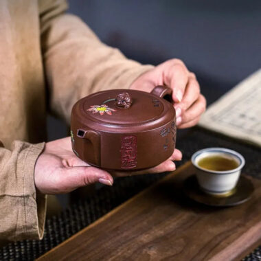 Full Handmade Yixing Zisha Teapot [Yiqie You Wei] (Zi Ni – 250ml)