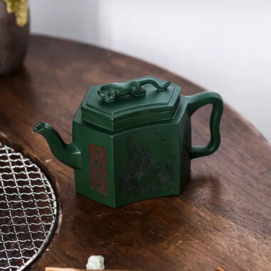 Full Handmade Yixing Zisha Teapot [Zhong Gan Yi Dan] (Feicui Lu Ni – 450ml)